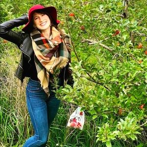 Meet your Posher, Hannah